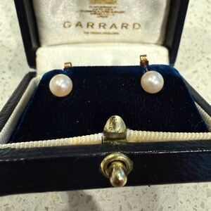 Gold Pearl Earrings